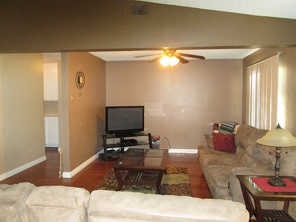 3rd image of 24014 Forsyte St