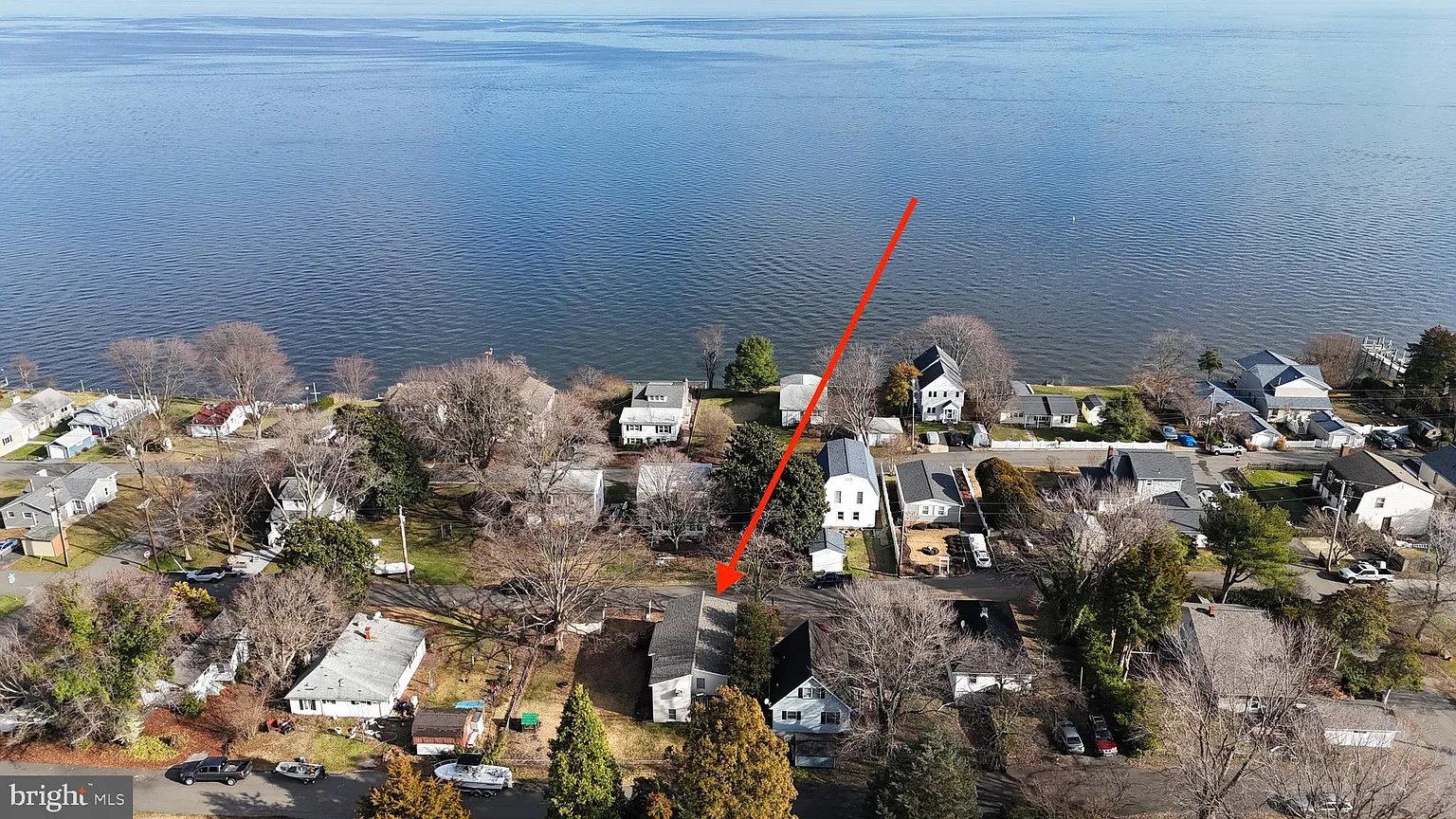 128 Bay Ave photo 1