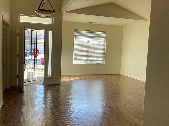 3rd image of 1713 Mills Dr