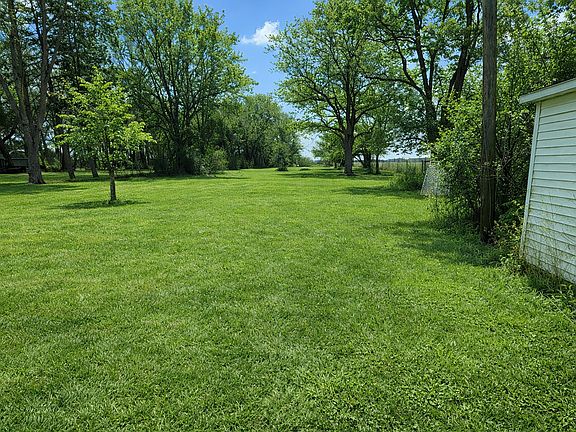 3rd image of 4103 E Oaks Rd