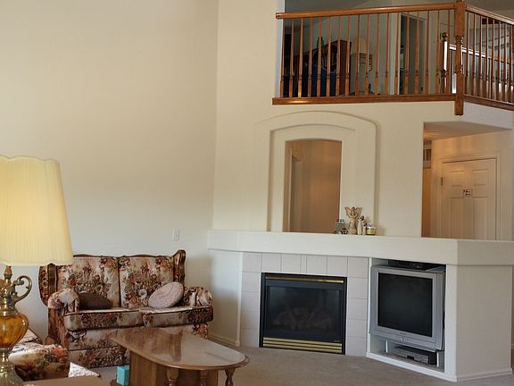 Vaulted Ceiling  & Gas Fire