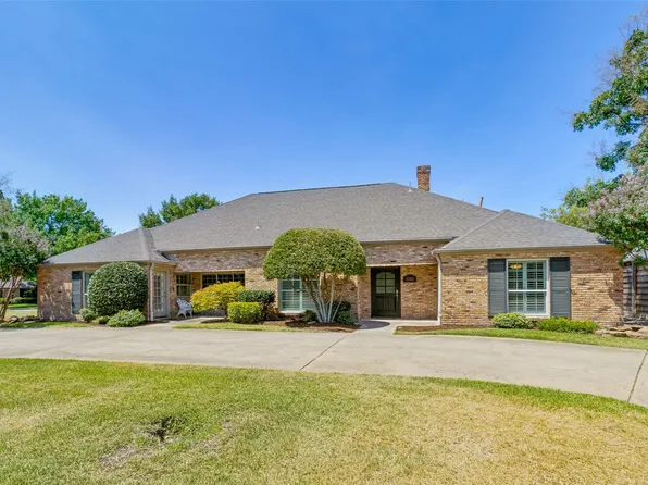 15305 Leavalley Dr, Dallas, TX 75248