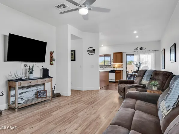 1824 W Waterleaf Dr, Tucson, AZ 85704