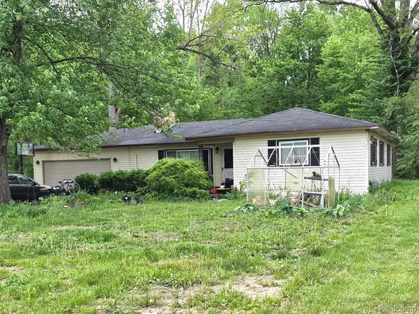 7198 N Linden Rd, Mount Morris, MI 48458