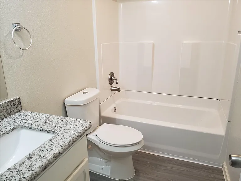 628 Luke St #A — Photo 18
