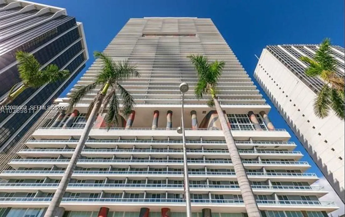 50 Biscayne Condo — Photo 1