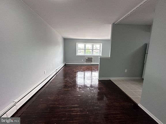2nd image of 618 Tyson Ave