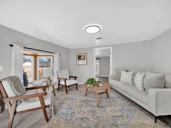 713 N Monroe St, Monroe, IA 50170