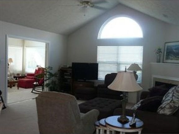 3rd image of 1733 Heather Heights Dr
