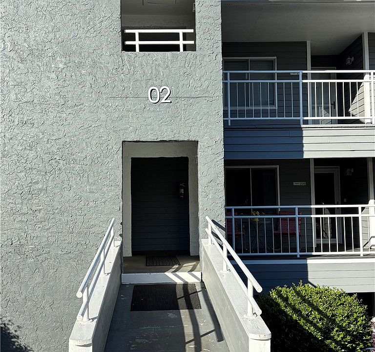 1st image of 210 Northlake Dr