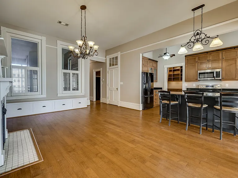 929 Broad St — Photo 18