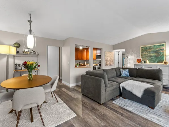 2256 Wildwood Cir, Minnetonka, MN 55305