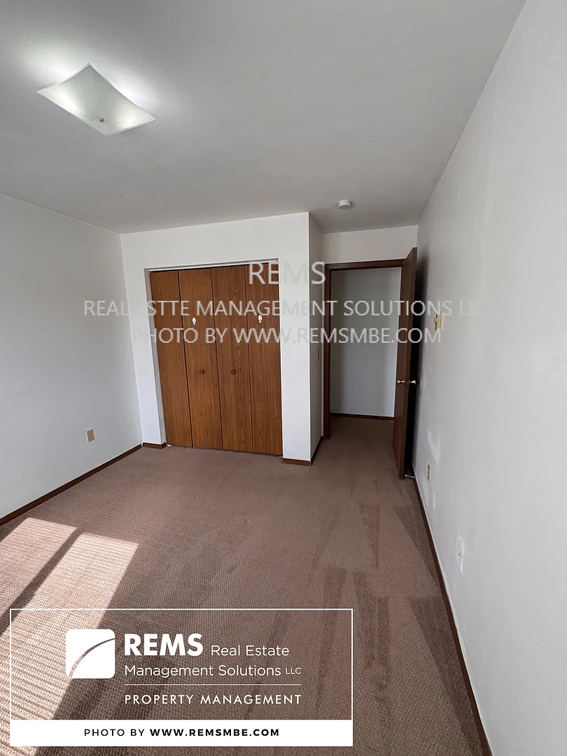 554 East Slifer Street — Photo 3