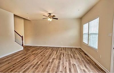 4th image of 261 Broadstone Dr