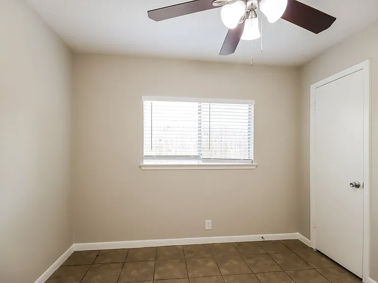 8514 Forest Point Dr — Photo 12