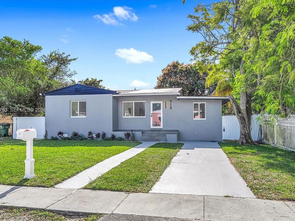 1st image of 910 NW 133rd St