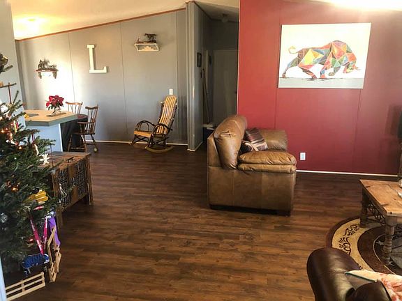 Upgraded plank vinyl floors
