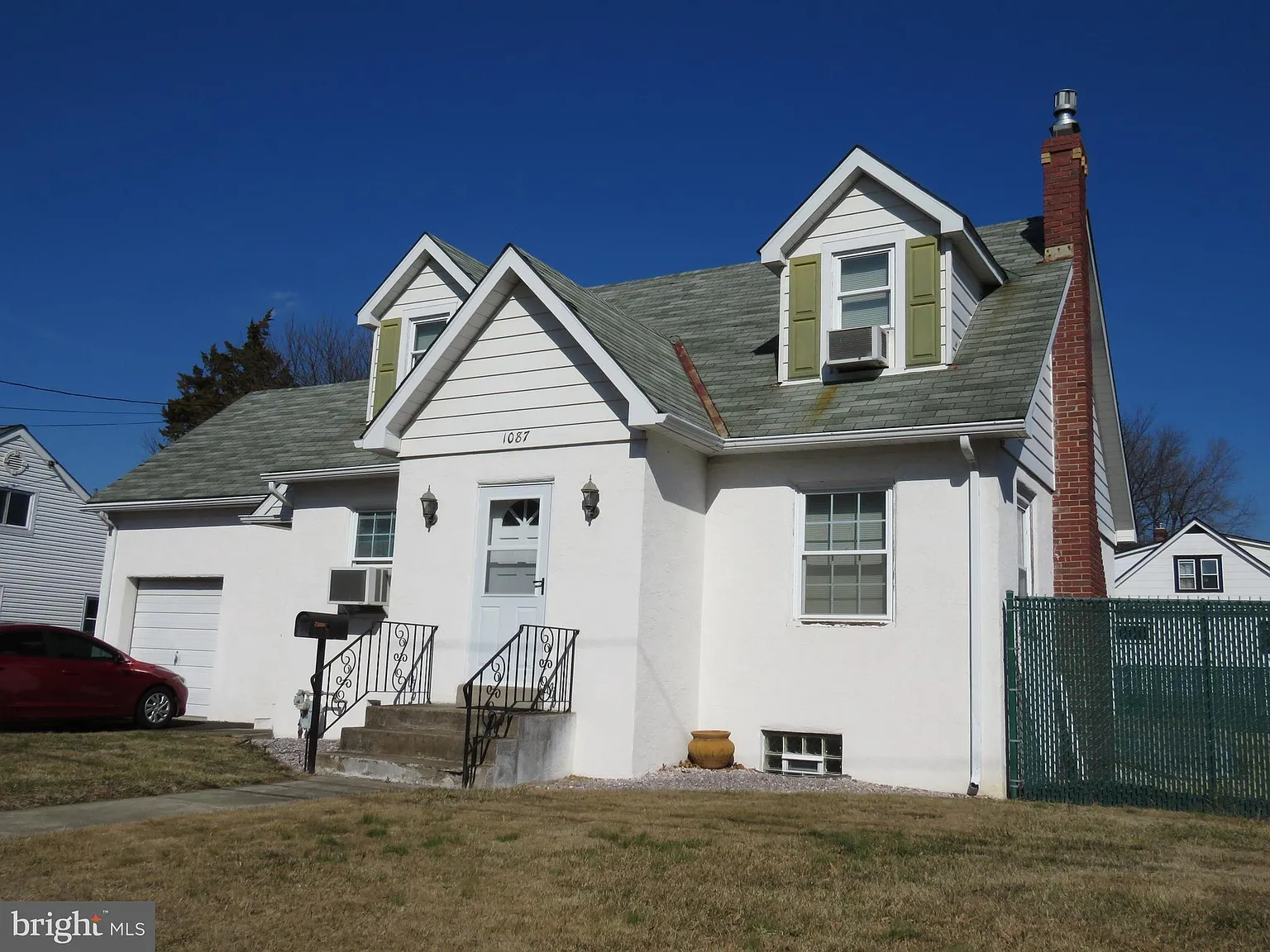 1087 Richardson Ave photo 1