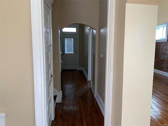 3rd image of 4909 Terry Ave
