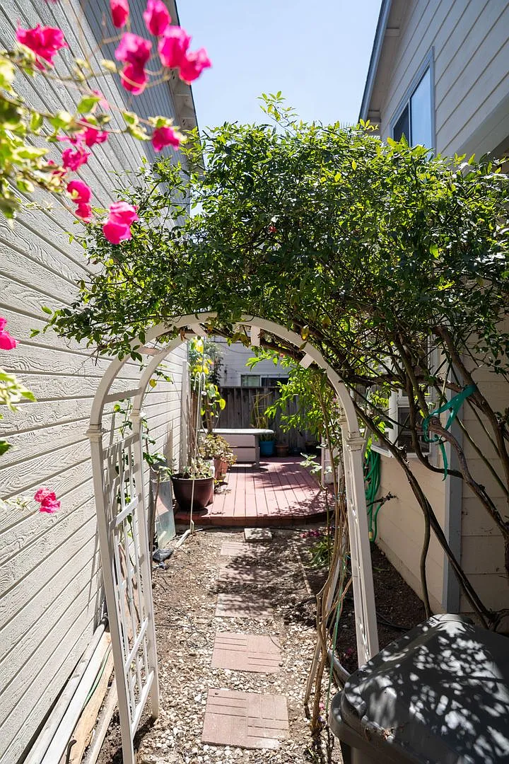 Charming 2BR/2BA Home in the Heart of Newark 6285 Potrero Drive — Photo 3
