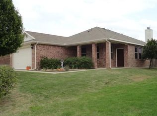 10413 Hogan Dr, Benbrook, TX 76126