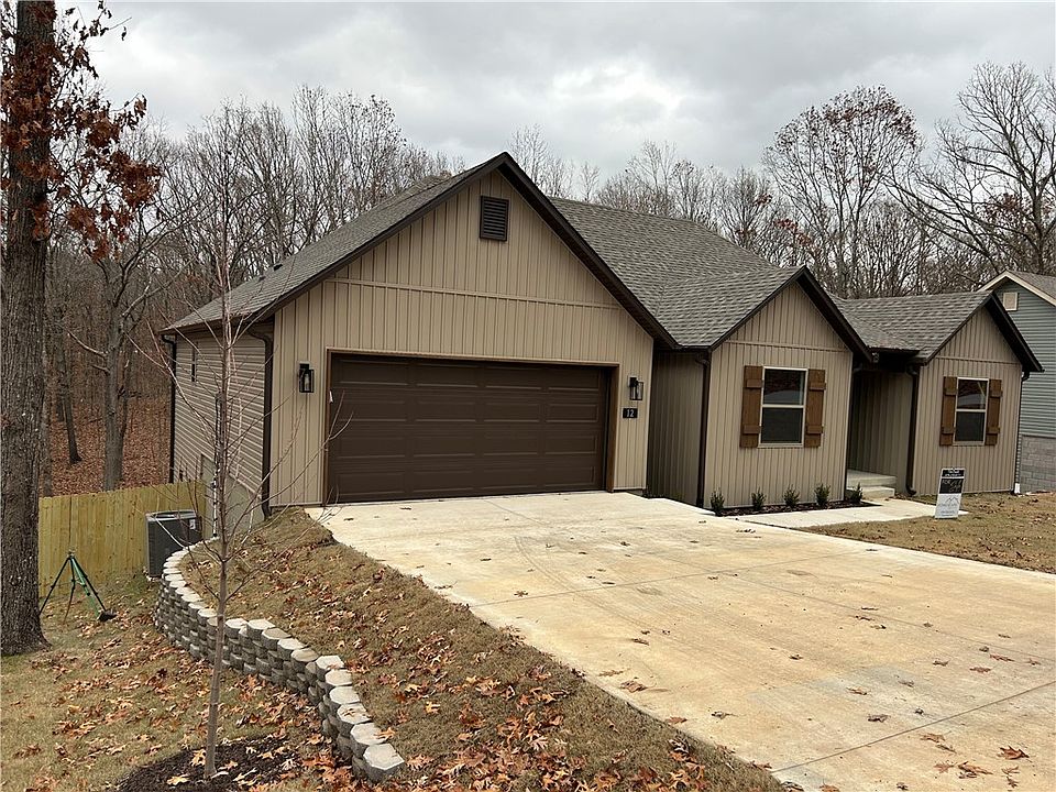 1st image of 12 Kent Dr