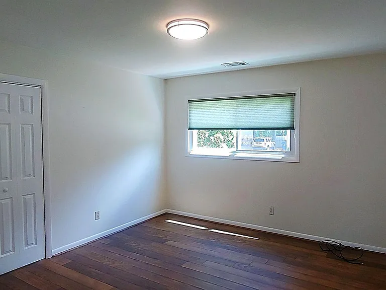 812 Acton Ave — Photo 9