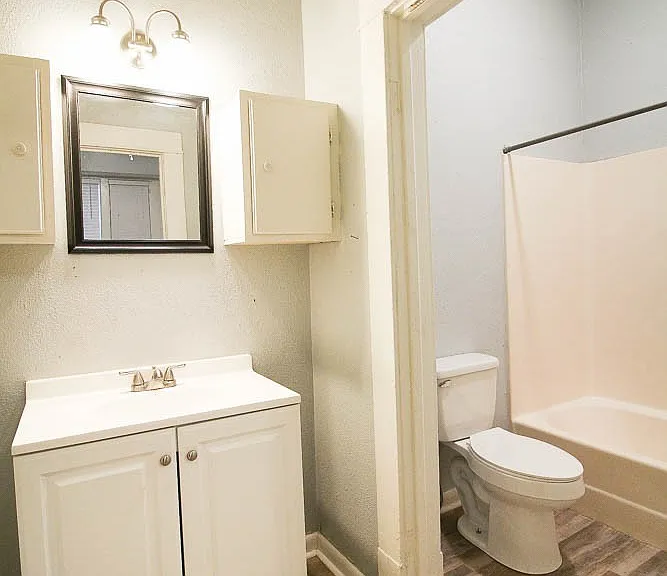 2413 Creswell Ave — Photo 6