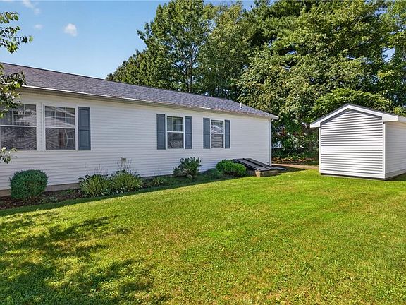 5th image of 25 Lark Ln
