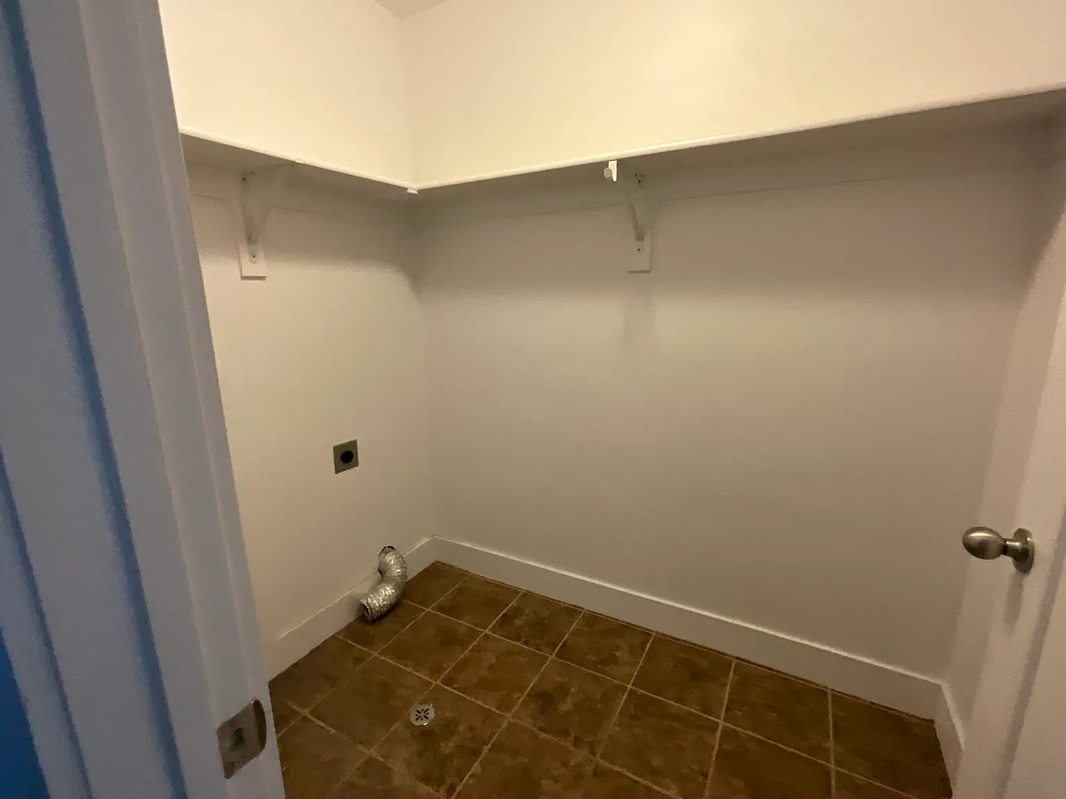 4 bed, 3564 sqft, $3,199 — Photo 3