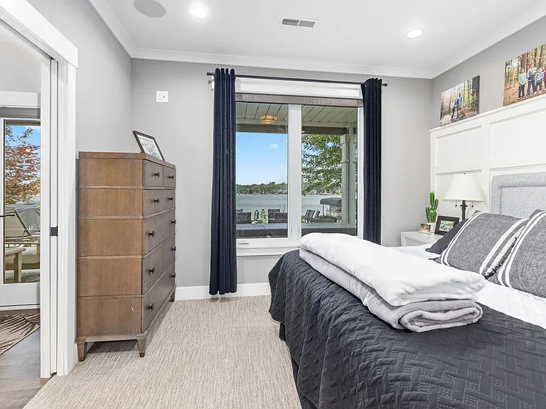 7002 Silver Lake Dr NE — Photo 27