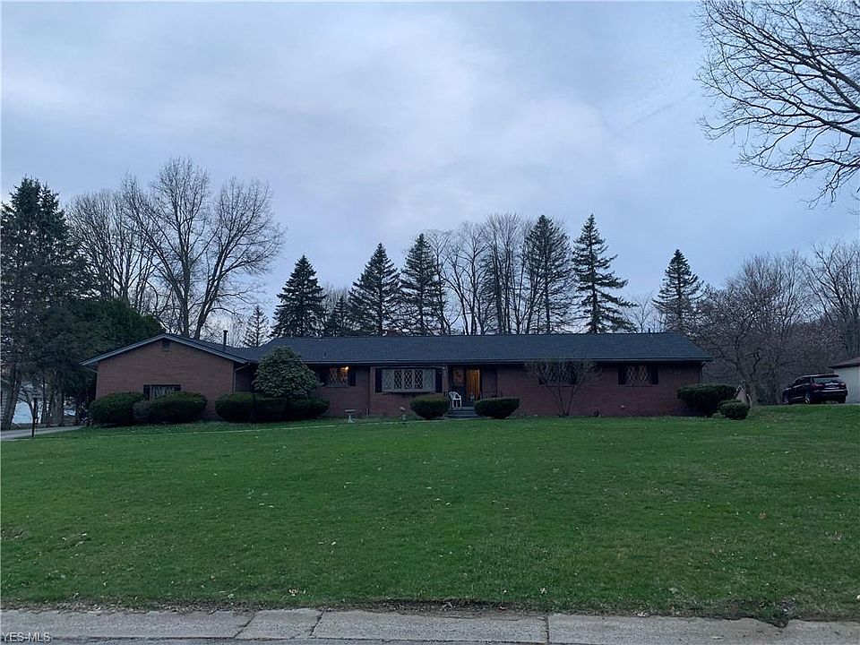1st image of 2027 Crestwood Blvd