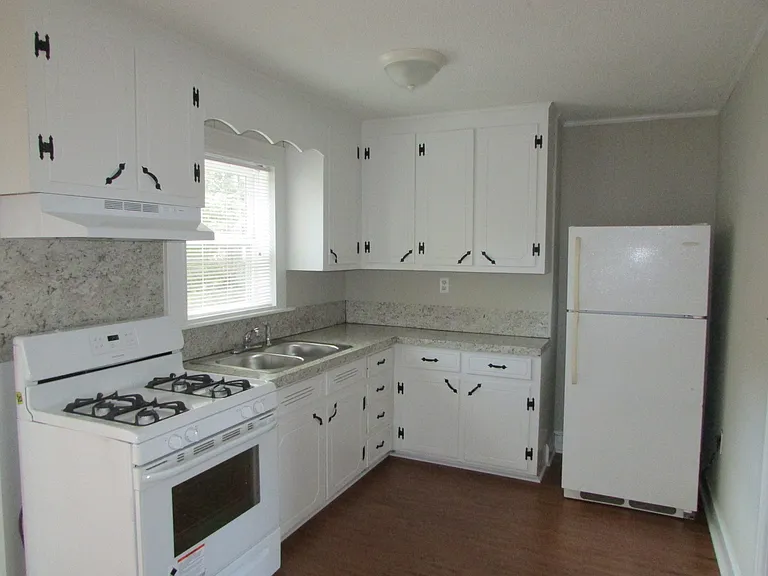310 E Parkwood St — Photo 3