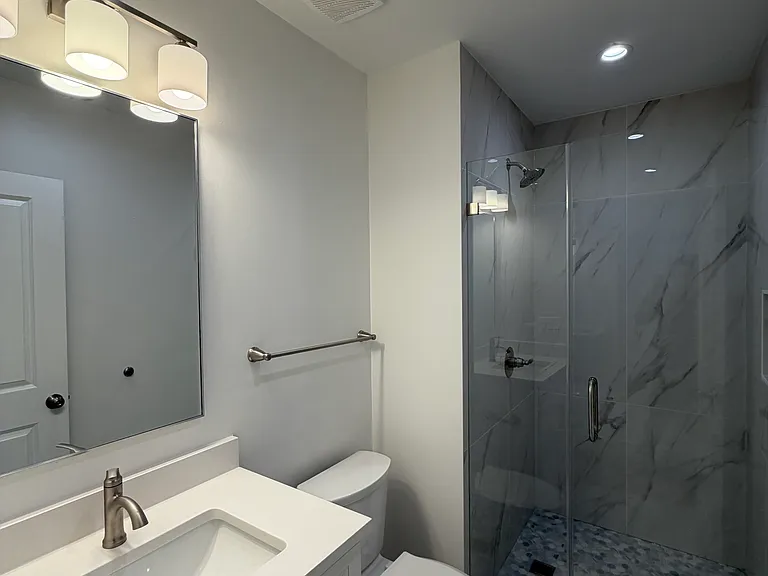 1001 Douglas St NE #A — Photo 5