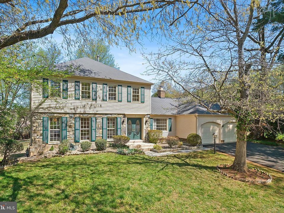 1st image of 5 Canfield Ct