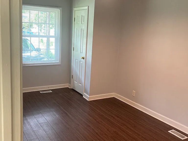 111 Trinity Dr — Photo 7