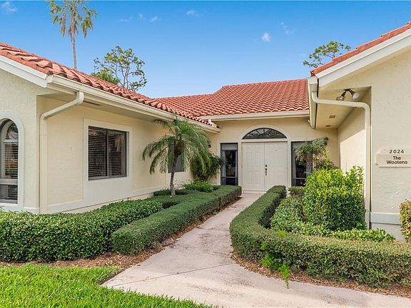 3rd image of 2024 NW Laurel Oak Ln