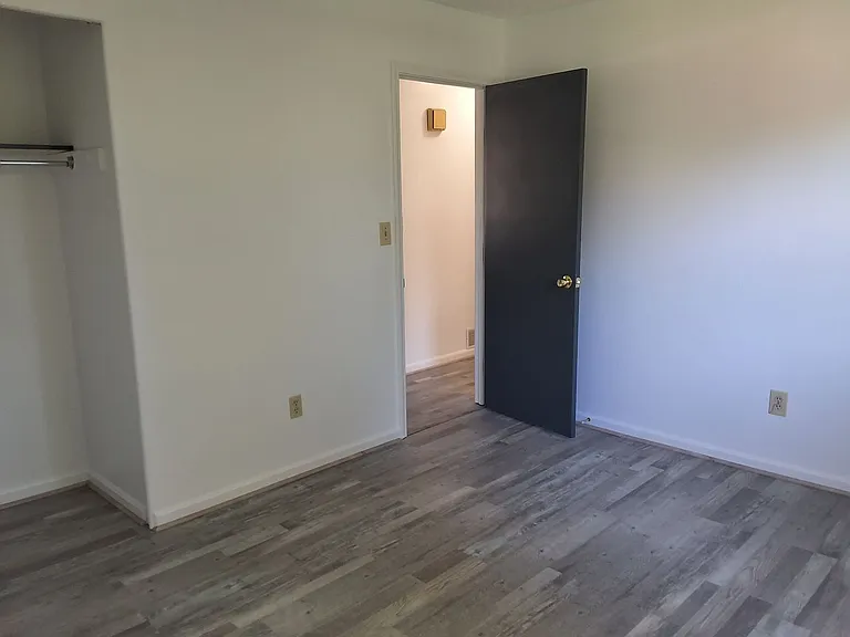 111 Cherrywood Dr — Photo 12
