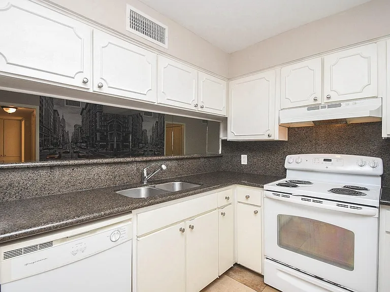 2585 Marilee Ln #2 — Photo 9