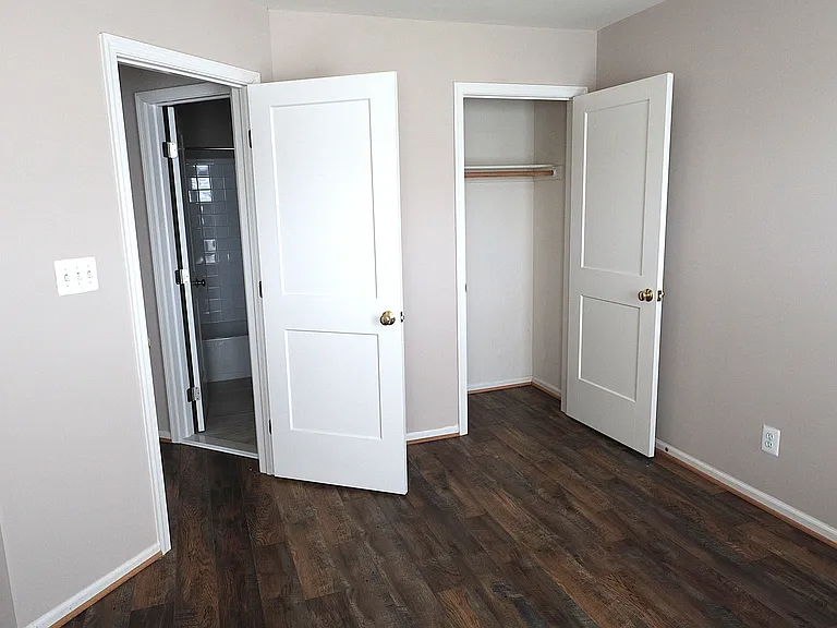 Bedroom 3 - Closet