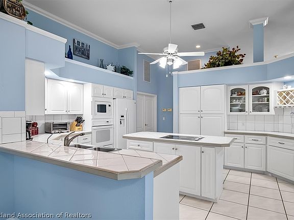 2nd image of 3017 Creekside Ct