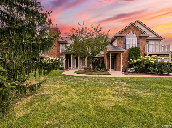 3581 Oakmonte Blvd, Oakland Twp, MI 48306