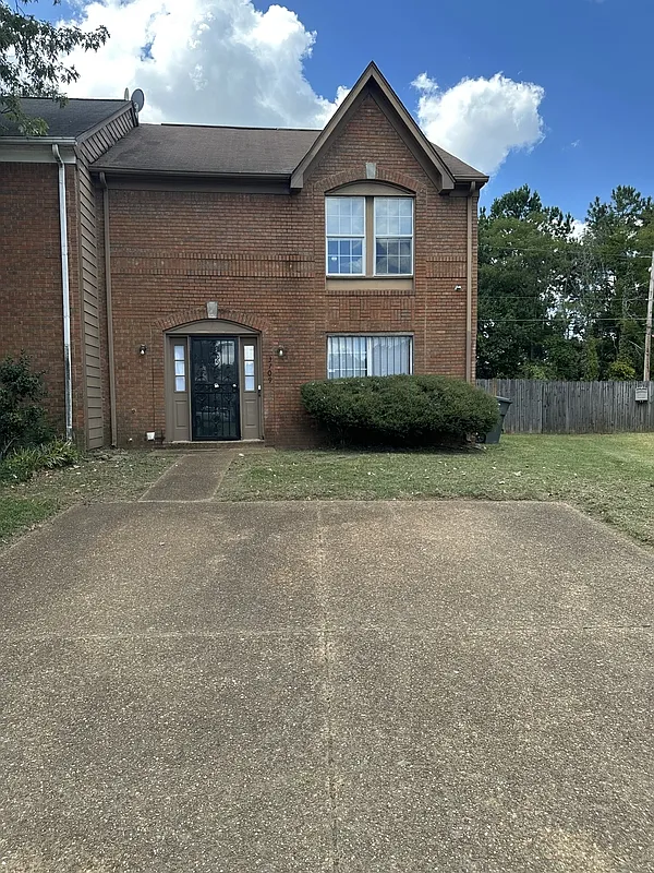 2 bed, 2.5 bath, 1536 sqft, $1,195 — Photo 1