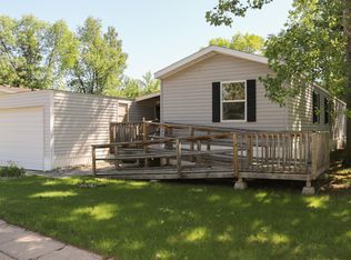2478 Huntington Park Dr, Grand Forks, ND 58201