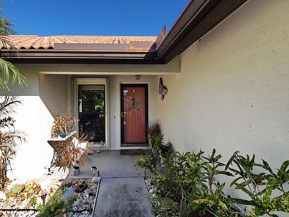 3rd image of 284 Laurel Hollow Dr #36