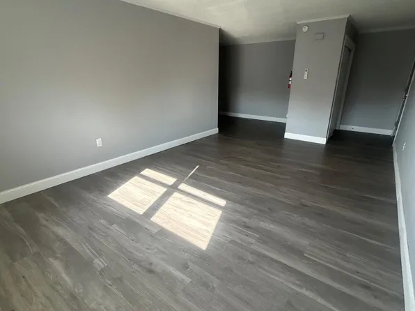 400 Main St #8, Royersford, PA 19468