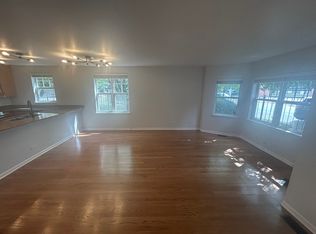 1101 N Crosby St #A, Chicago, IL 60610