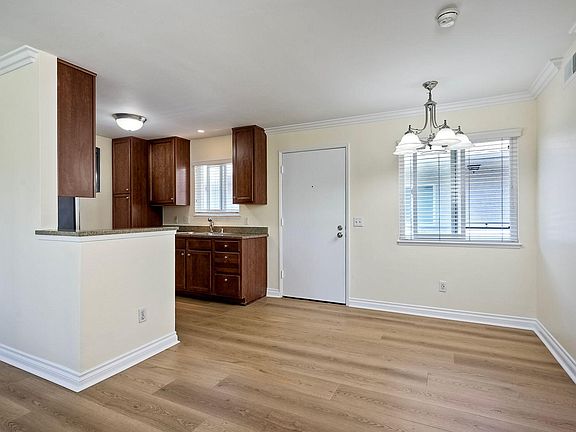 2nd image of 1756 Essex St Unit 301