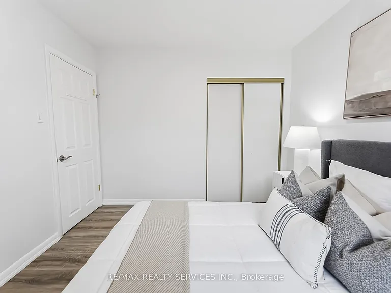 6 Bonnyview Dr #UPPER — Photo 21