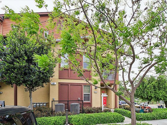 3rd image of 601 Sandalwood Dr Unit 2